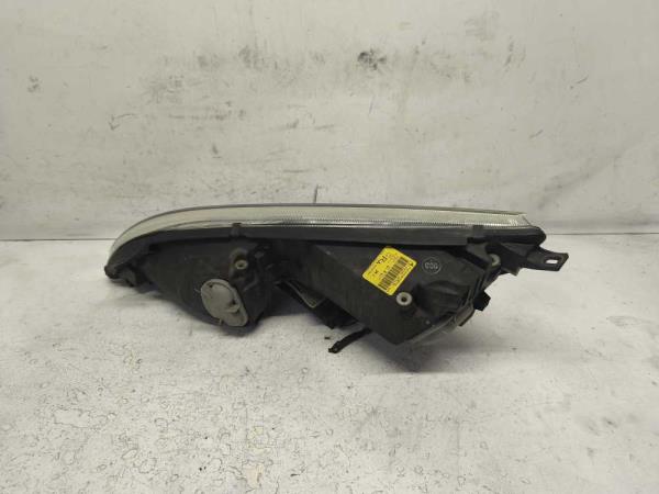 PHARE DROIT MITSUBISHI COLT - Vue 2